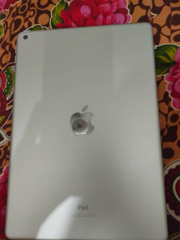 ipad 9 with 10.2 inch screen open box, with box 1