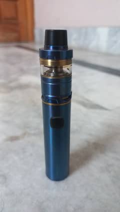 2 vapes vaporesso and smoke