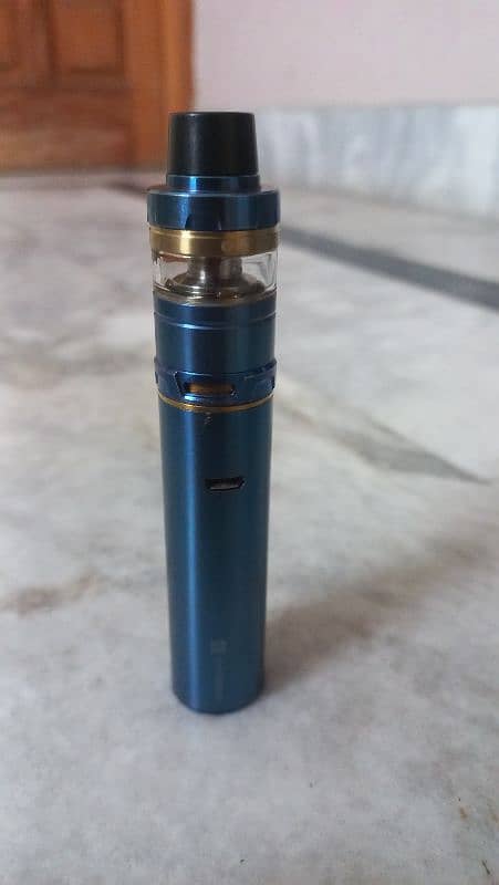 2 vapes vaporesso and smoke 2