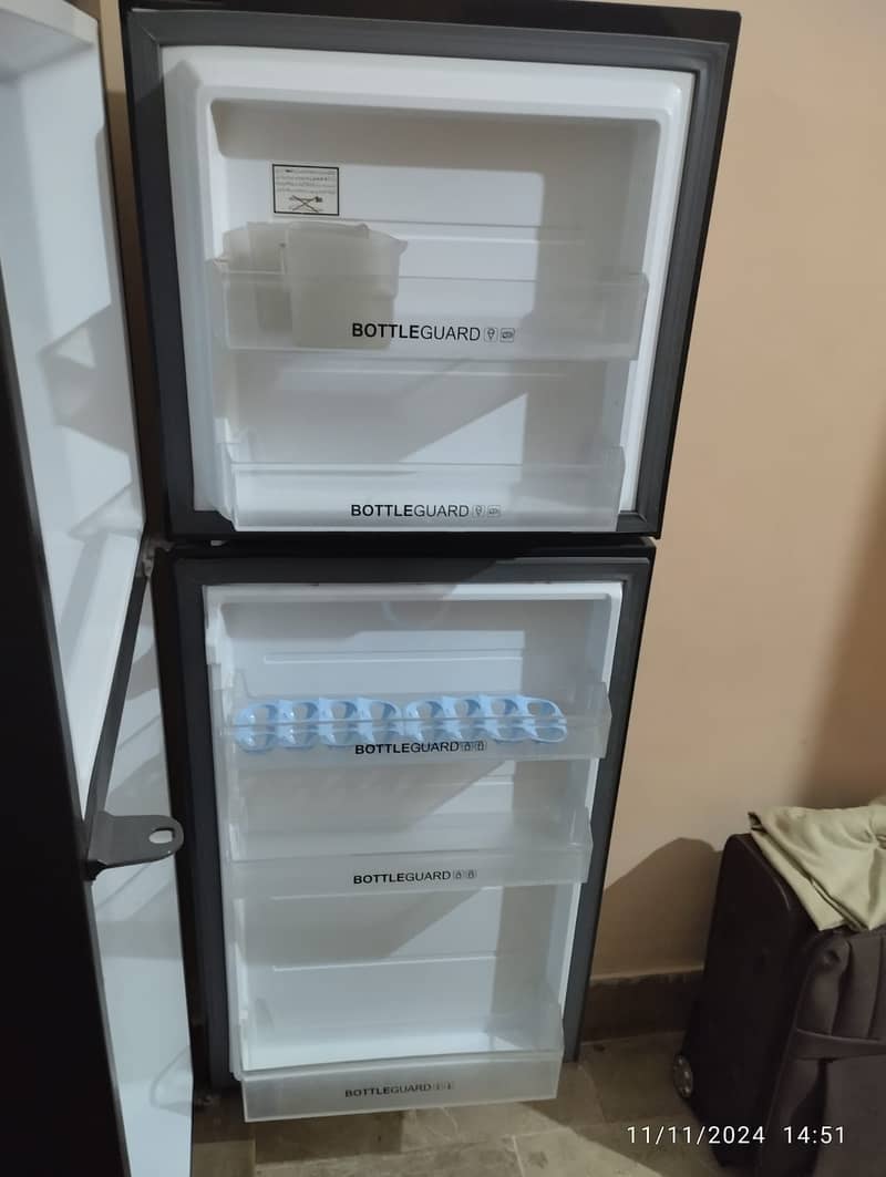 Haier Refrigerator Inventer Glass for Sale in Karachi Almost New 2