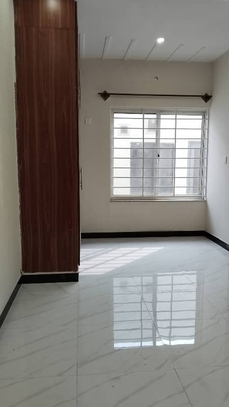 1 kanal upper portion for Rent visit Anytime 3 bedroom Attach bathroom 1 kitchen 1DRAWING room 1 sarvan quarter contact 03345370600 3