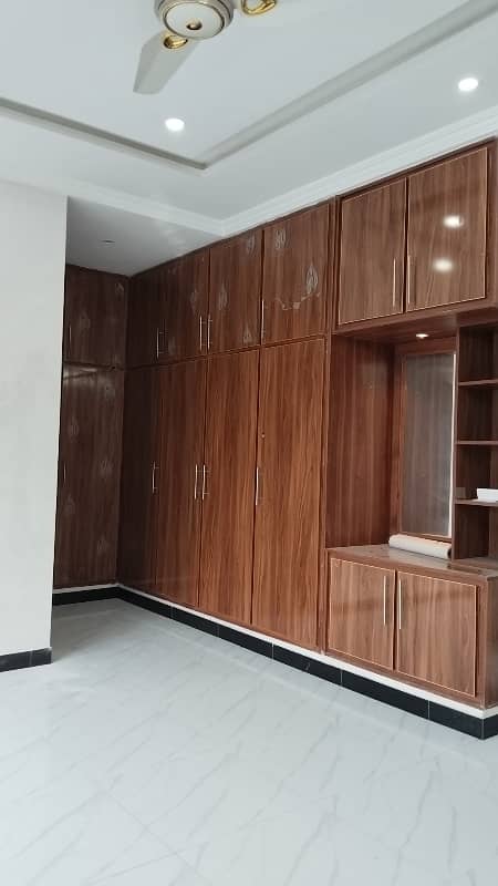 1 kanal upper portion for Rent visit Anytime 3 bedroom Attach bathroom 1 kitchen 1DRAWING room 1 sarvan quarter contact 03345370600 12