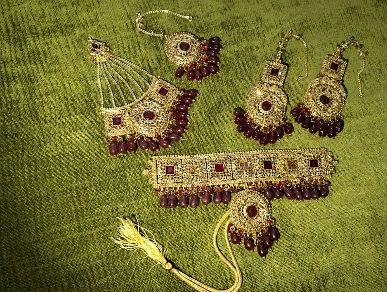 Maroon ans Gold Bridal heavy jewellery set 0