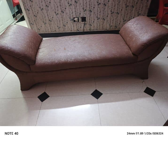 sofa Sethi 1