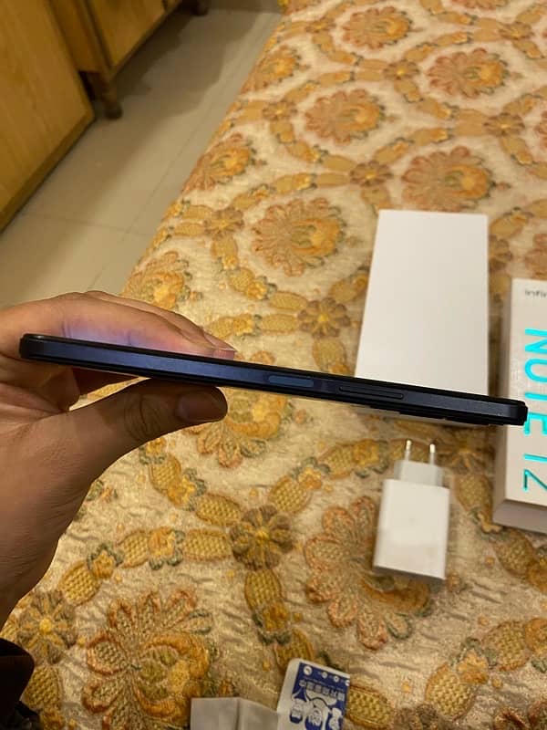 Infinix Note 12 G96 8/128 with box and original charger 4