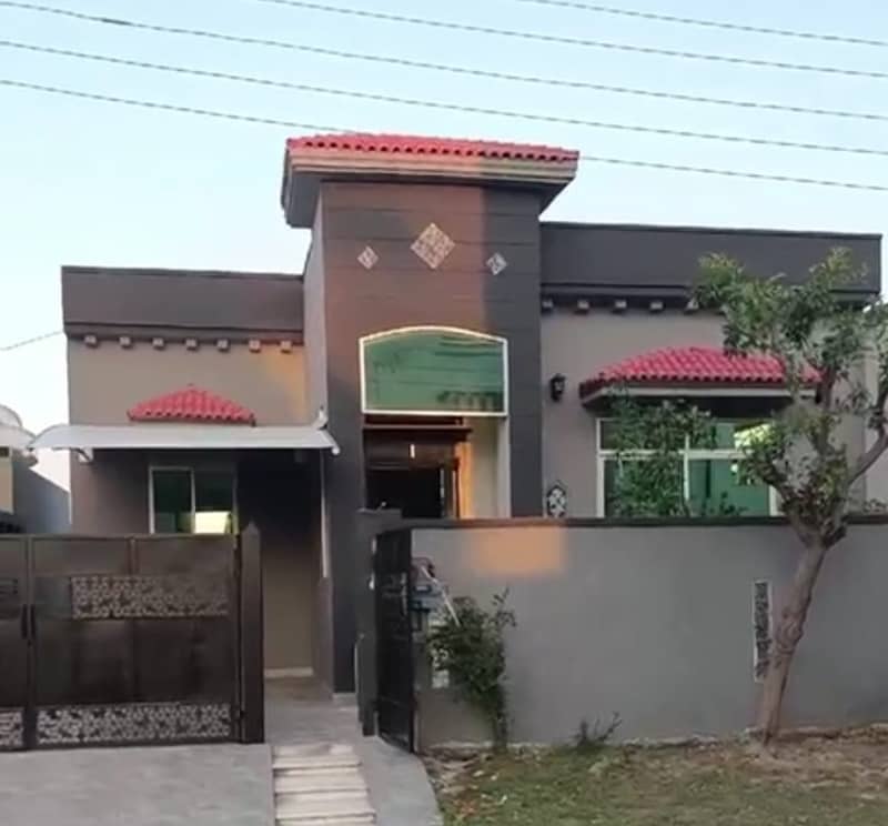 Spacious 3-Bedroom Modern House for Sale in Tariq Garden, Lahore 0