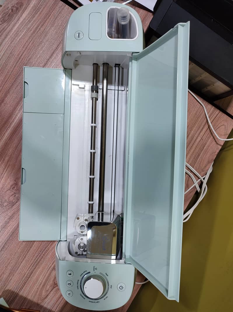 Imported Cricut Machine – Needs Minor Repair 1