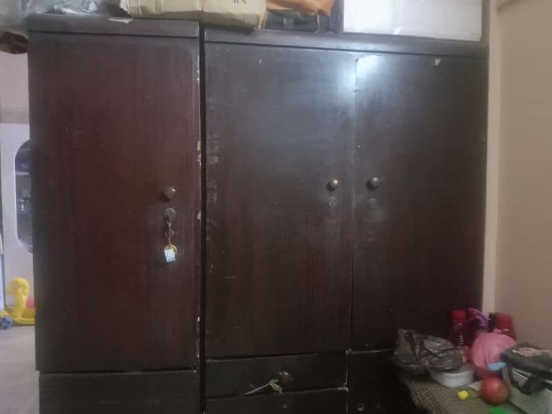 3 door wardrobe and dressing for sale 1