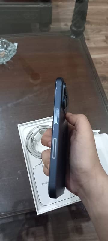 I phone 15 Pro Blue titanium 3