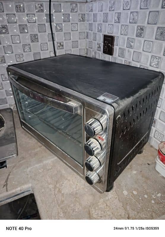 Dawlance oven like new 1