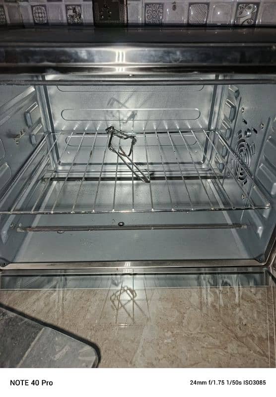 Dawlance oven like new 4