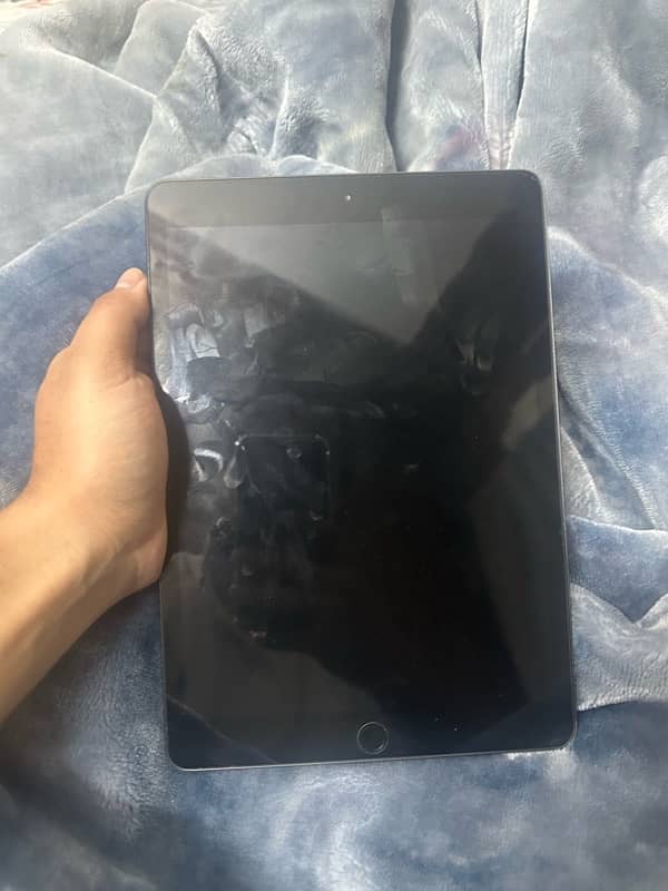 Ipad 8th Generation - 128 GB 2