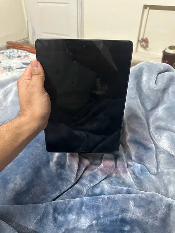 Ipad 8th Generation - 128 GB 7