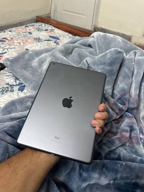 Ipad 8th Generation - 128 GB 10