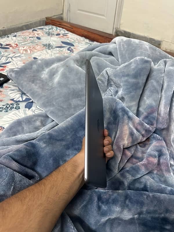 Ipad 8th Generation - 128 GB 12