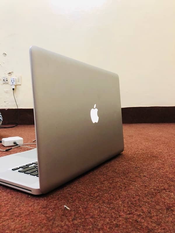 MacBook Pro  Good Condition 3