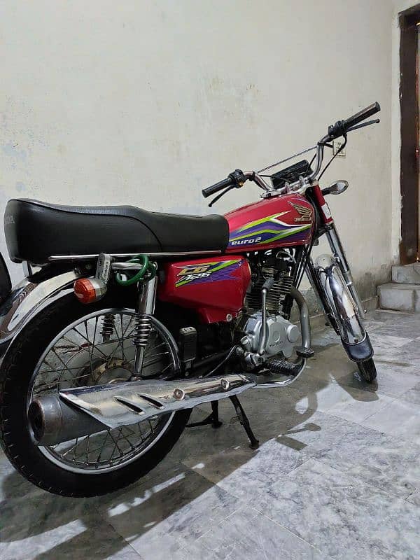 *Honda  CG 125 ( Model  2017 ) good condition* 0