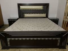 Solid Wooden Bet Set Complete | King Bed + 2 Side Tables + Dressing