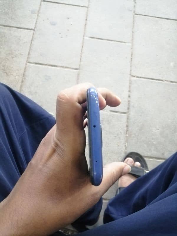 Redmi note 9 with box glass crack little 8