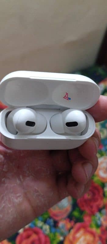 Bluetooth airbuds 0