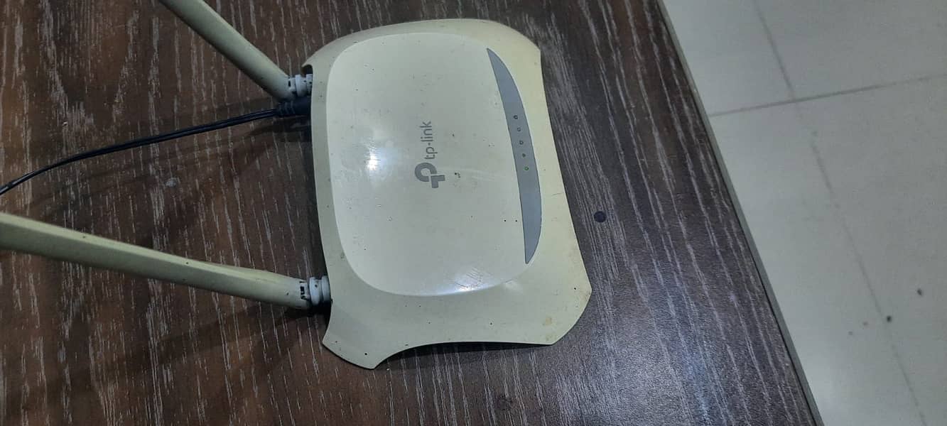 Tp Link Wr840n Dual Antenna Router in Woking Condition 1