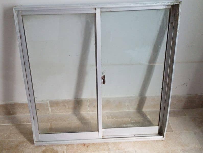 Aluminum sliding window 1