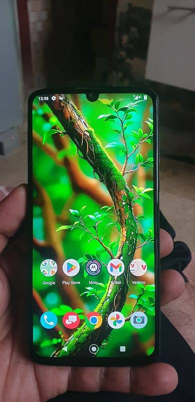 Motorola Z4 finger in screen 1