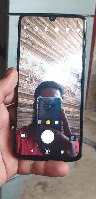 Motorola Z4 finger in screen 2