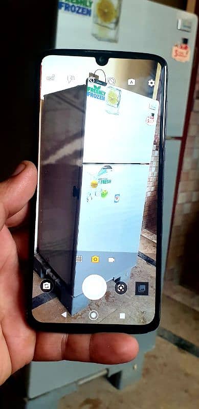 Motorola Z4 finger in screen 5