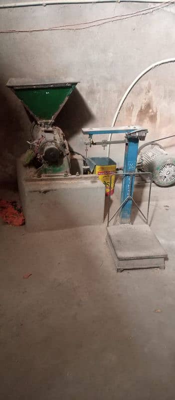 wheat grander machine with other parts 0