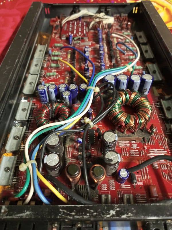 JEC 5 CHANNEL POWER AMPLIFIER. 5