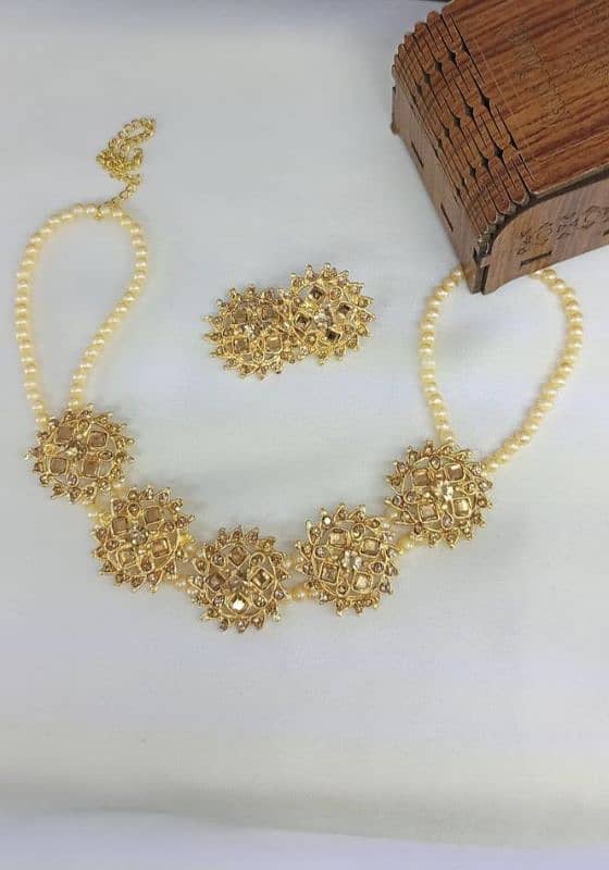 Elegant Crystal Necklace Set 0