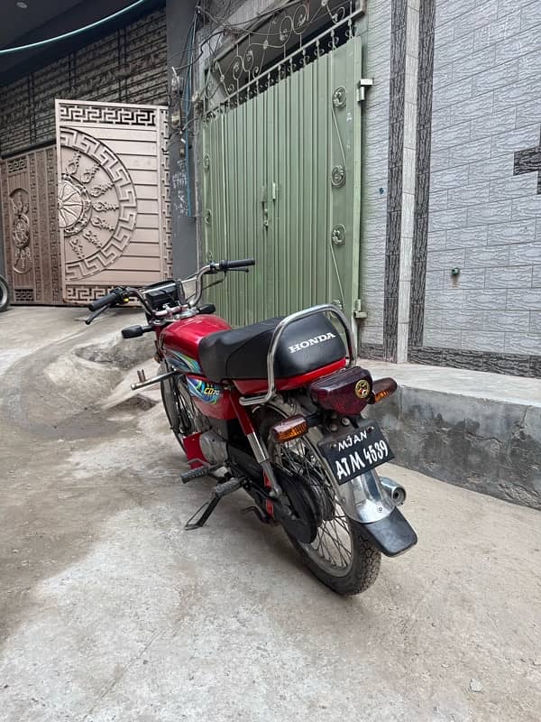 Honda 70 2024 model only 4800 used. 10