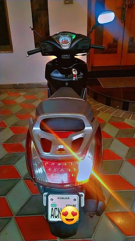 United Scooty 100cc for Sale in Lahore. 5