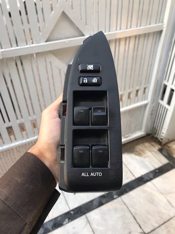 Toyota Prius Master window switch 0