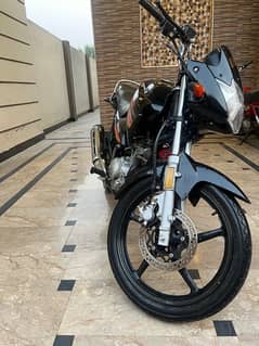 *Yamaha YD 125 ( Model  2022 ) good condition*