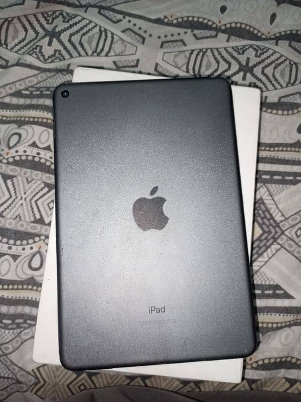 ipad mini 5 64GB with Box 5