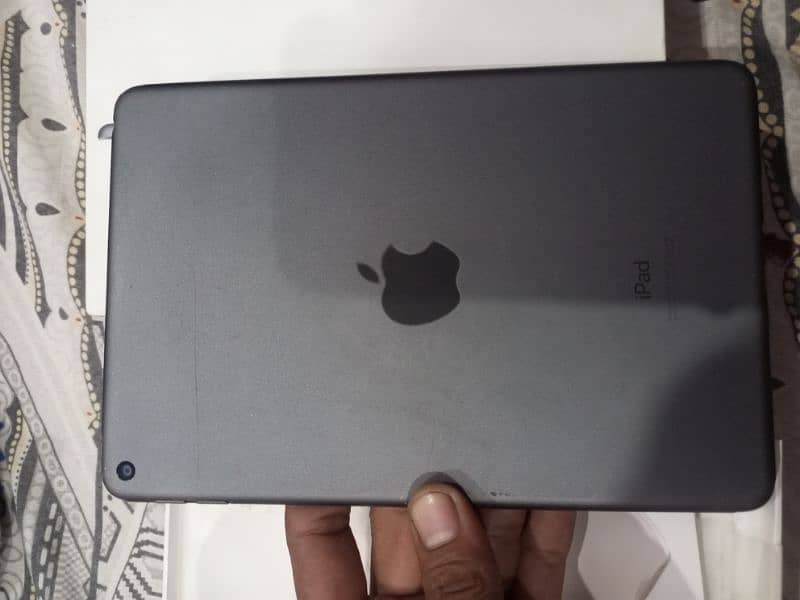 ipad mini 5 64GB with Box 6