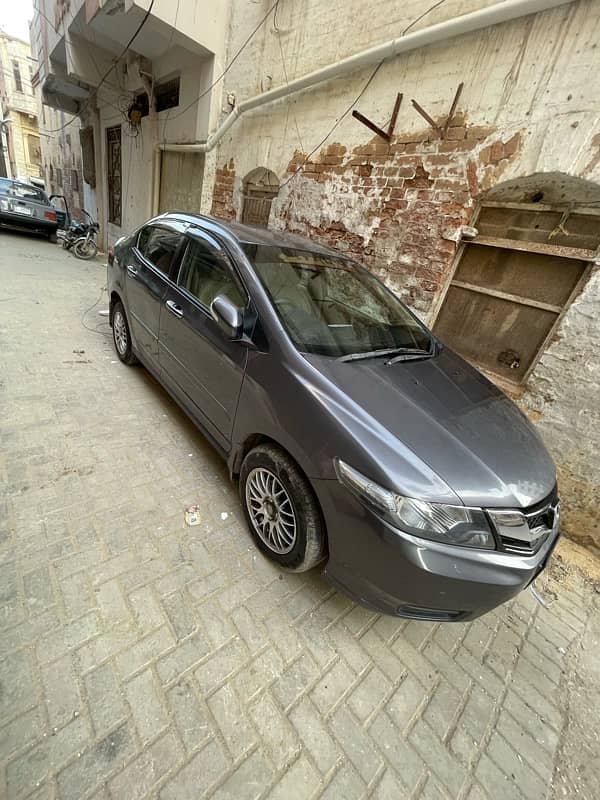 Honda City IVTEC 2018 1.5 all geniune condition. 8