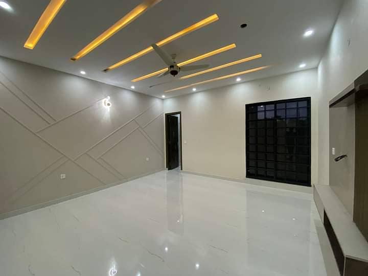 Triple story 8 marla house for sale in mumtaz city 0