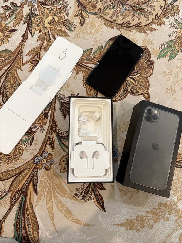 iphone 11 pro max physical dual PTA Approved 4