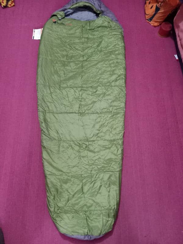 Trek Smart Junior 4 Season Sleeping Bag Showing different Layers 3