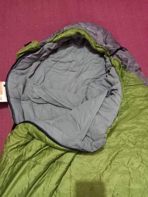 Trek Smart Junior 4 Season Sleeping Bag Showing different Layers 5