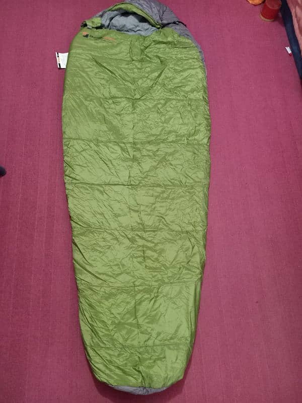 Trek Smart Junior 4 Season Sleeping Bag Showing different Layers 6