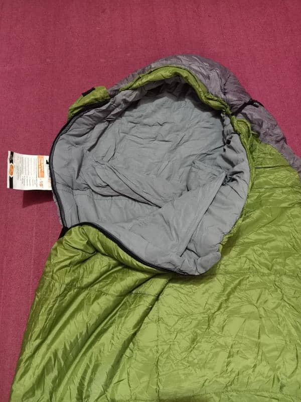 Trek Smart Junior 4 Season Sleeping Bag Showing different Layers 7