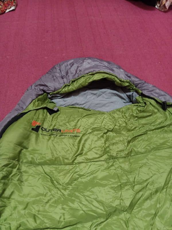 Trek Smart Junior 4 Season Sleeping Bag Showing different Layers 8