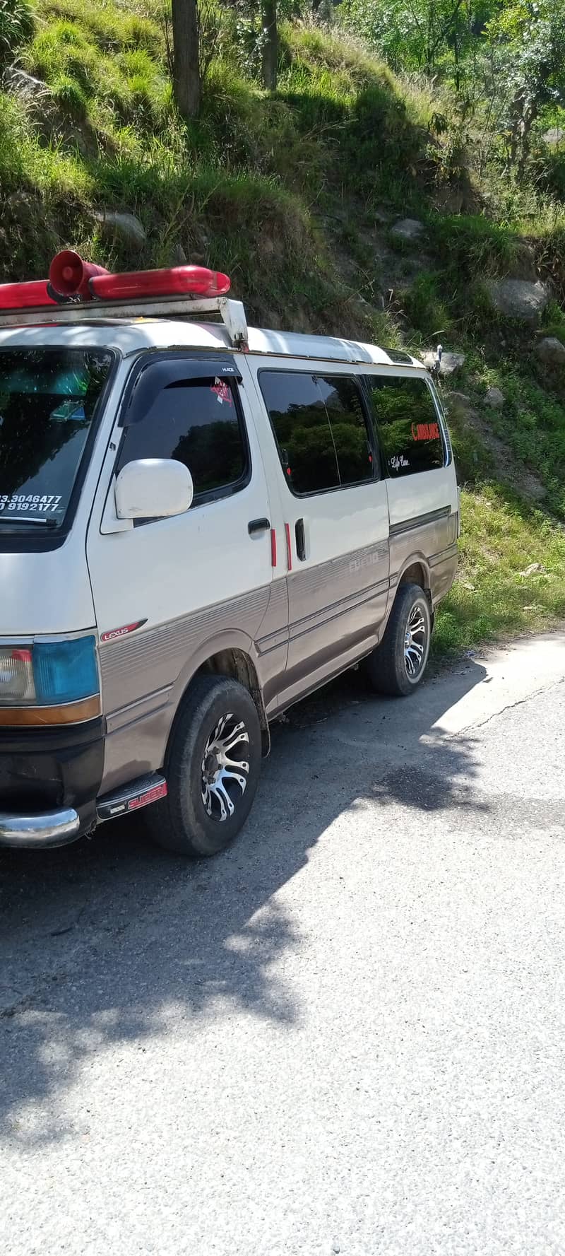 Toyota Hiace 2