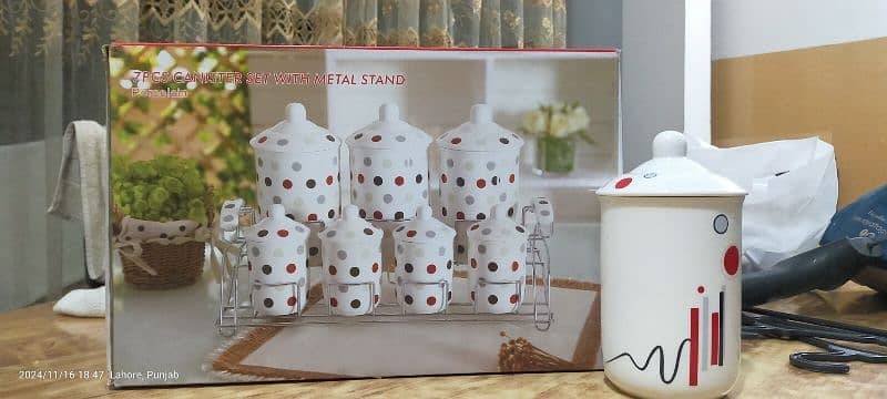 CANISTER SET 7 PCS IN PORCELAIN 1