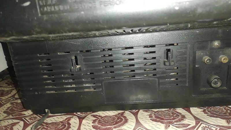 Sony TV Original  14 inches ka TV ha 5