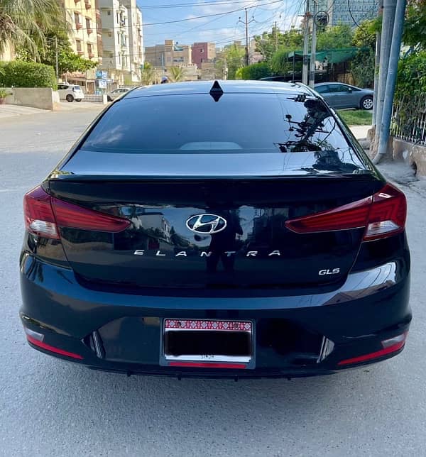 Hyundai Elantra 2023 8